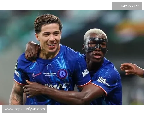 切尔西客场挑战那不勒斯，恩佐与霍伊伦德中场对决